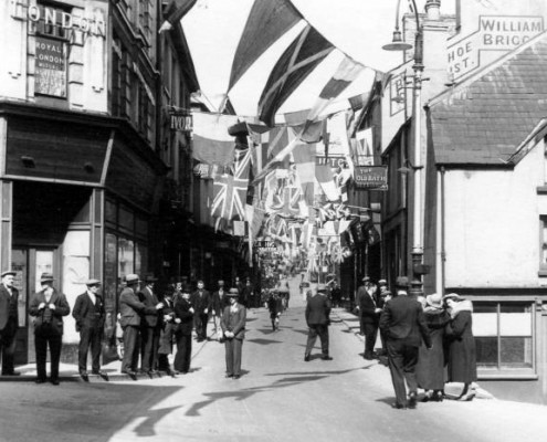 general pik The Cross